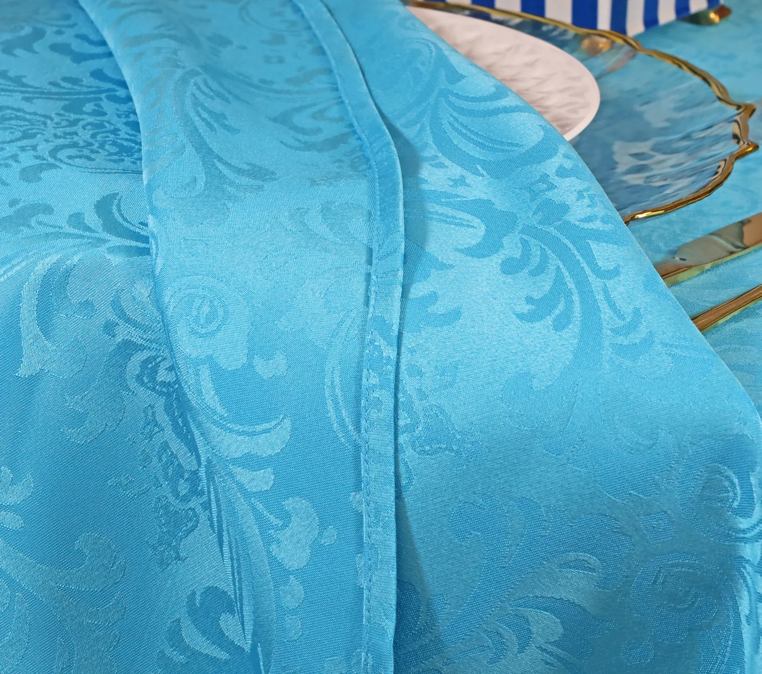21’x29″ Floral Damask Jacquard Polyester (220 GSM) Table Skirts – Turquoise (1pc)