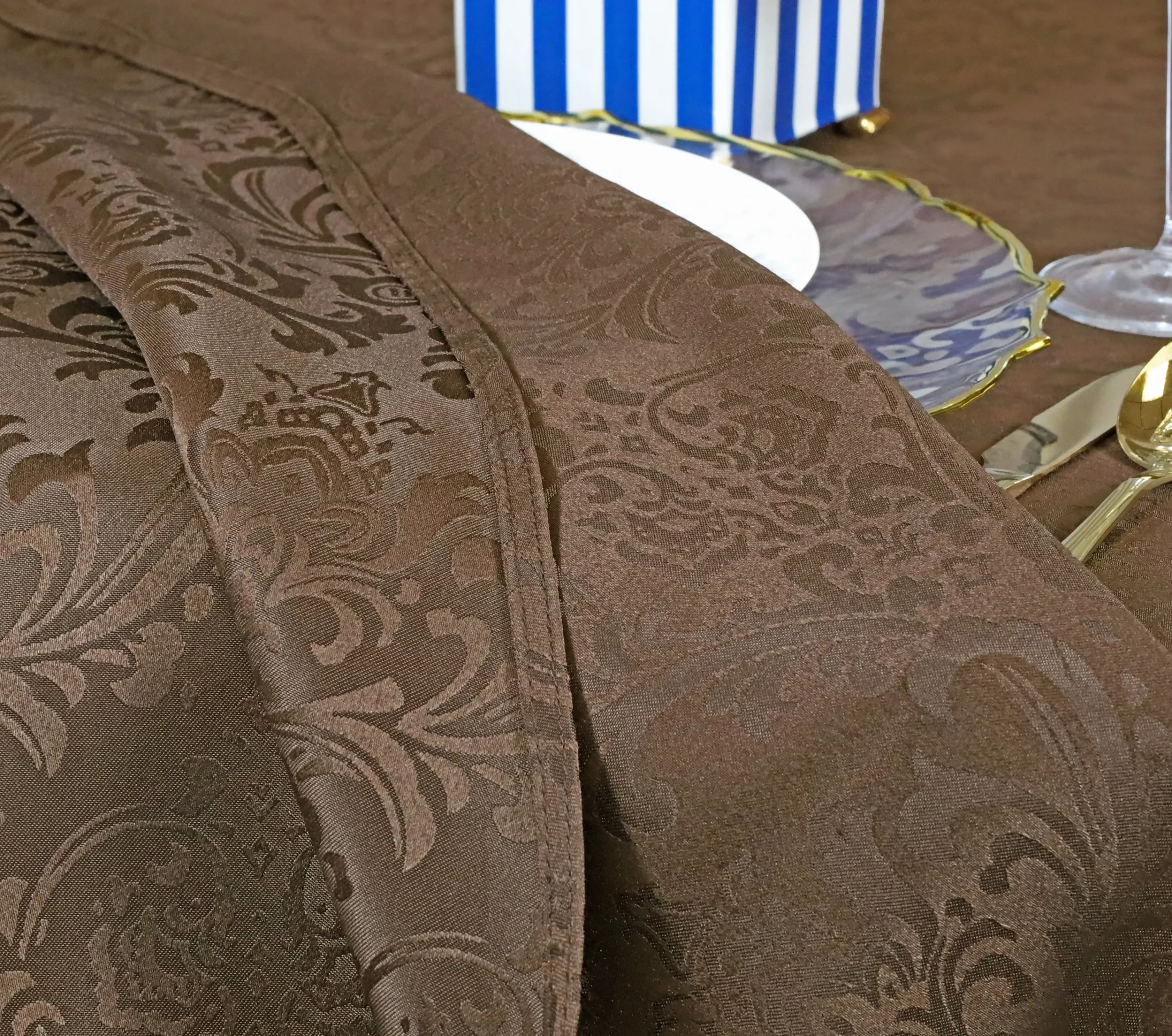 21’x29″ Floral Damask Jacquard Polyester (220 GSM) Table Skirts – Chocolate (1pc)