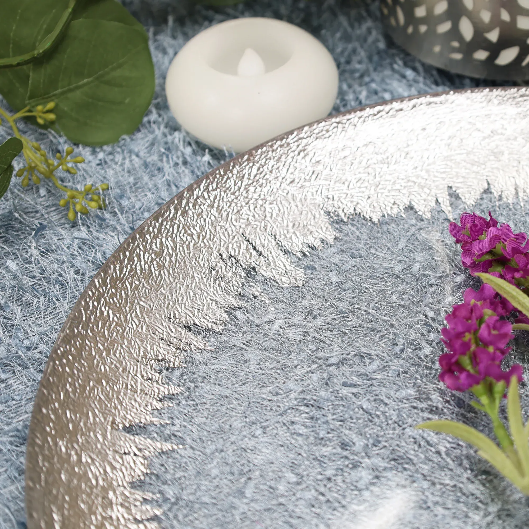 13" Silver Foil Brushed Leaf Rim Glass Charger Plates (8pcs) - Image 6