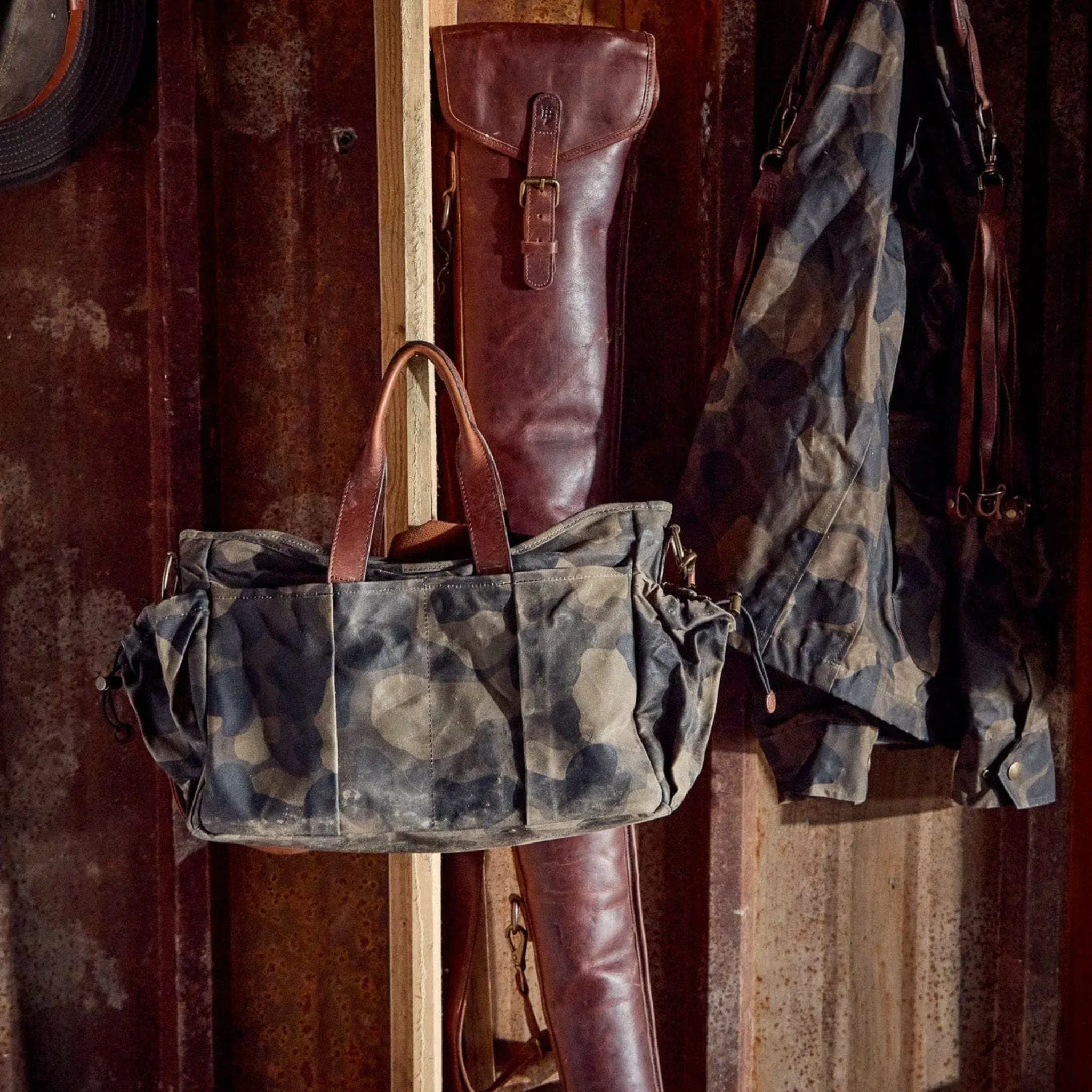 Tom Beckbe Fleece-Lined Leather Gun Sleeve - Image 4